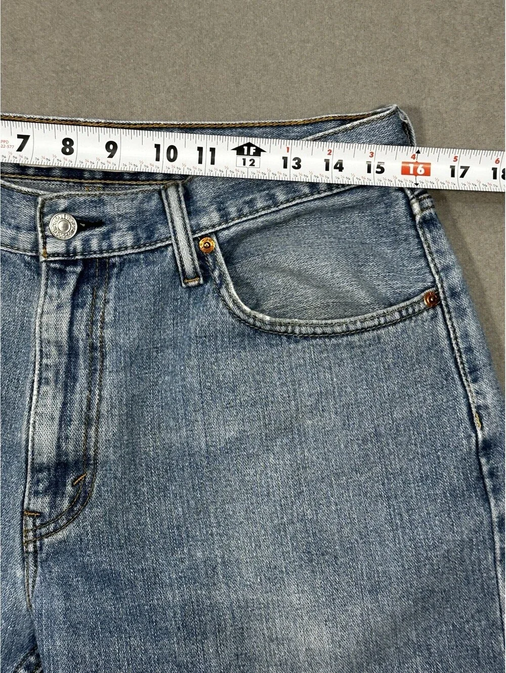 Levi’s 505 Straight Fit Cut Off Denim Shorts Men’s 32 Blue Distressed Frayed Hem